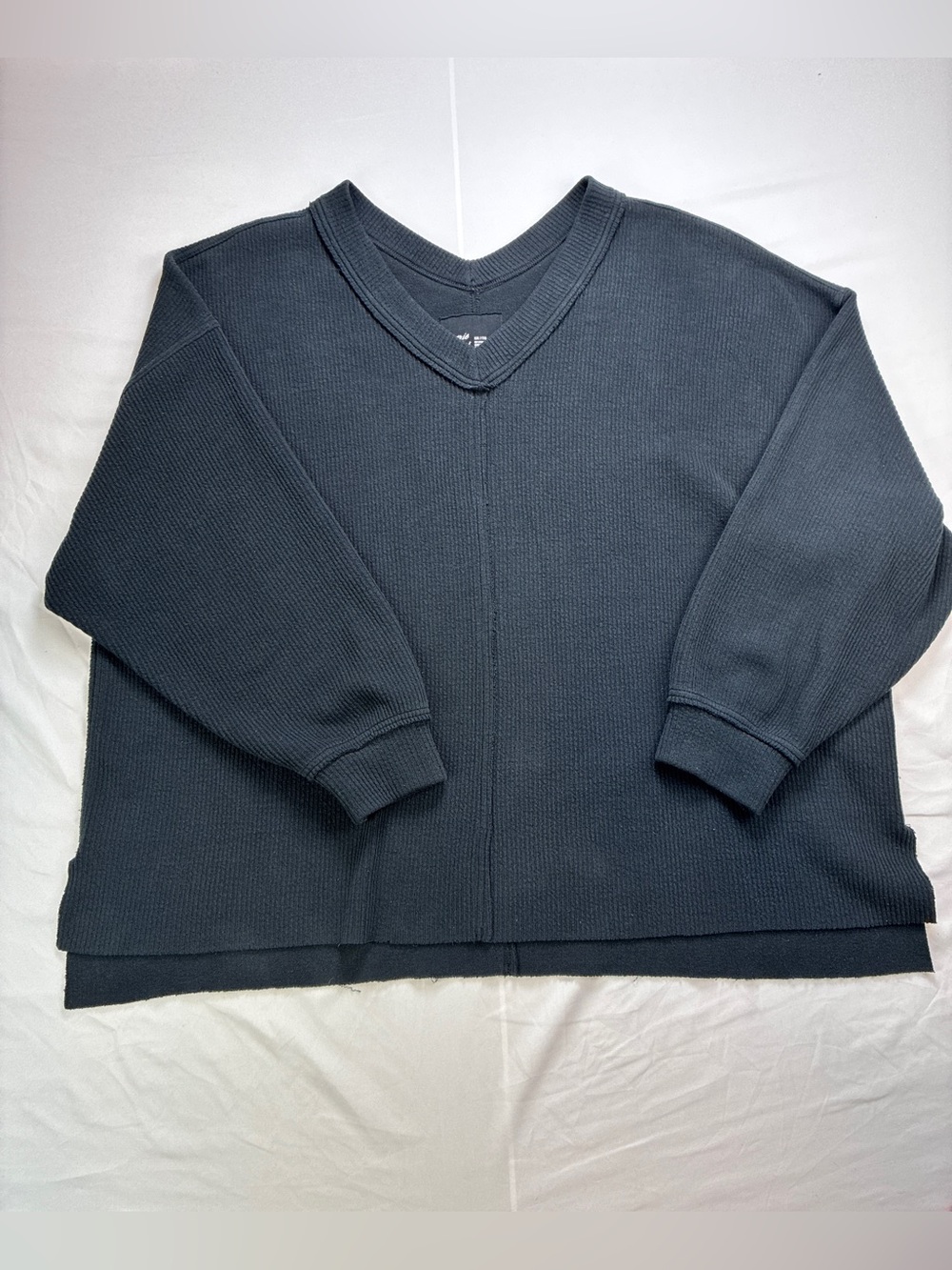 Aerie Ladies Wonder Textured V-Neck Sweatshirt Soft Black XXL Raw Hem Oversized